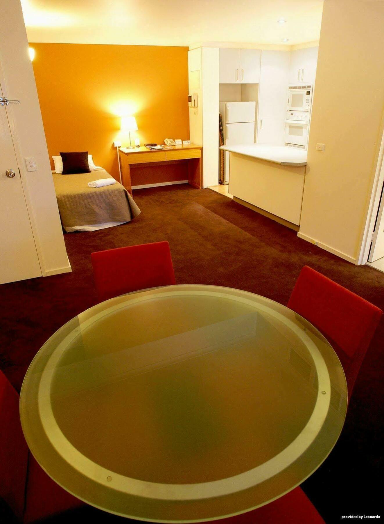 Riverside Apartments Melbourne Room photo